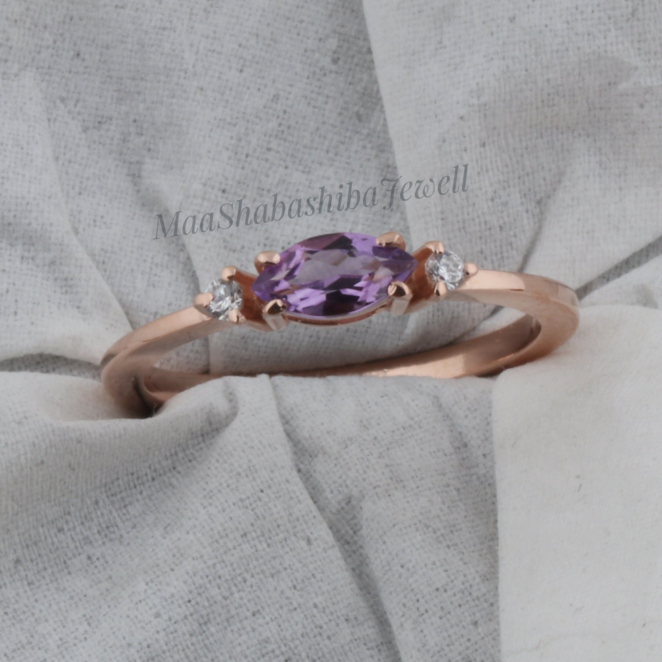 Bague Ancienne En Or Couleur Avec Améthyste Et Cristaux - Taille 62, Sertie, Style Navettes, Vintage