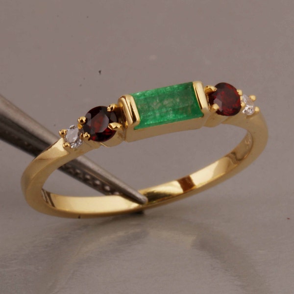 Genuine Emerald Baguette Ring, Green Emerald Ring, Engagement Gift Ring, Minimalist Ring, Garnet Ring, Multi Stone Ring, Emerald Gold Ring
