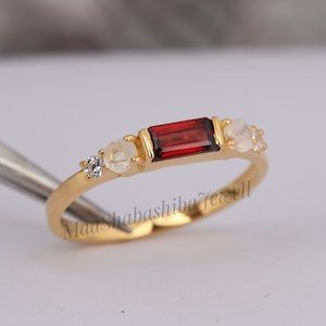 Genuine Garnet Baguette Ring, Garnet Ring, Minimalist Ring, Moonstone Ring, Multi stone Ring, Garnet Gold Ring, Birthstone Ring, Bridal Ring