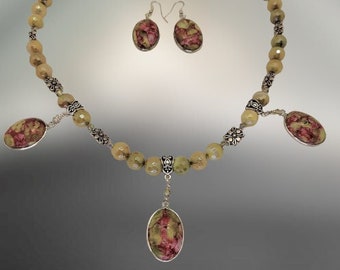 Faceted, vintage Style necklace