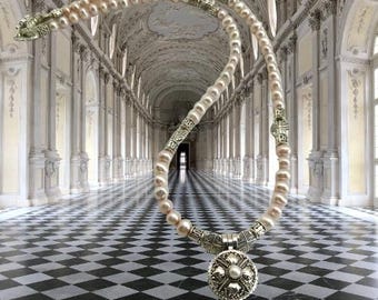 One of a kind vintage style Pearl necklace