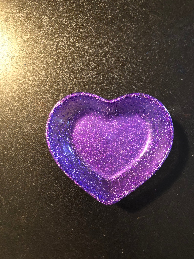 Heart resin trinket dish