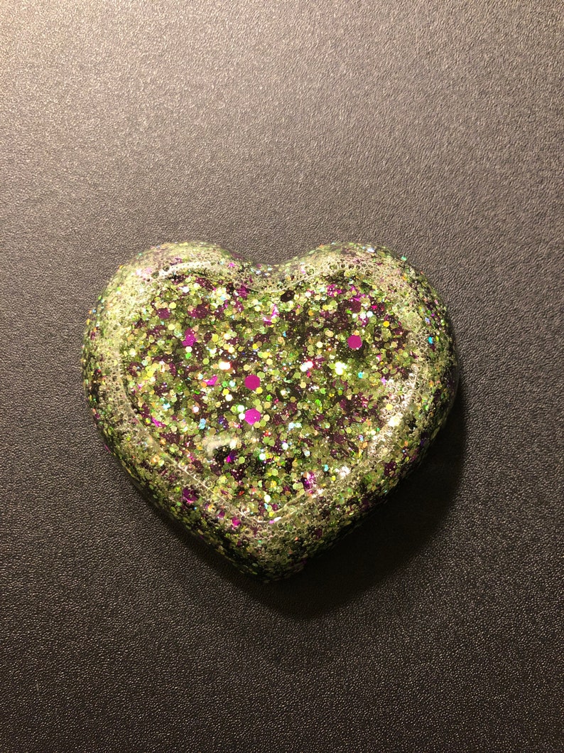 Heart resin trinket dish