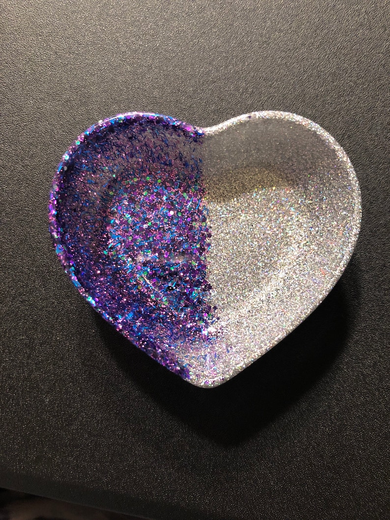 Heart resin trinket dish