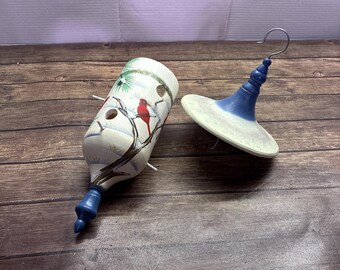 Beautiful Bottle-Shaped Bird House