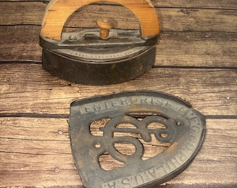 1950s VTG Enterprise Co Philadelphia Cast Iron Trivet Footed Rustic Country