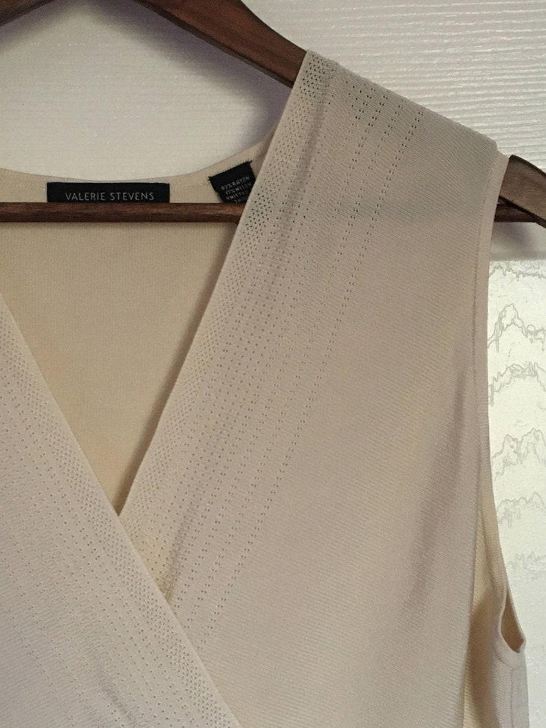 Women/'s Valerie Stevens Cream Blouse