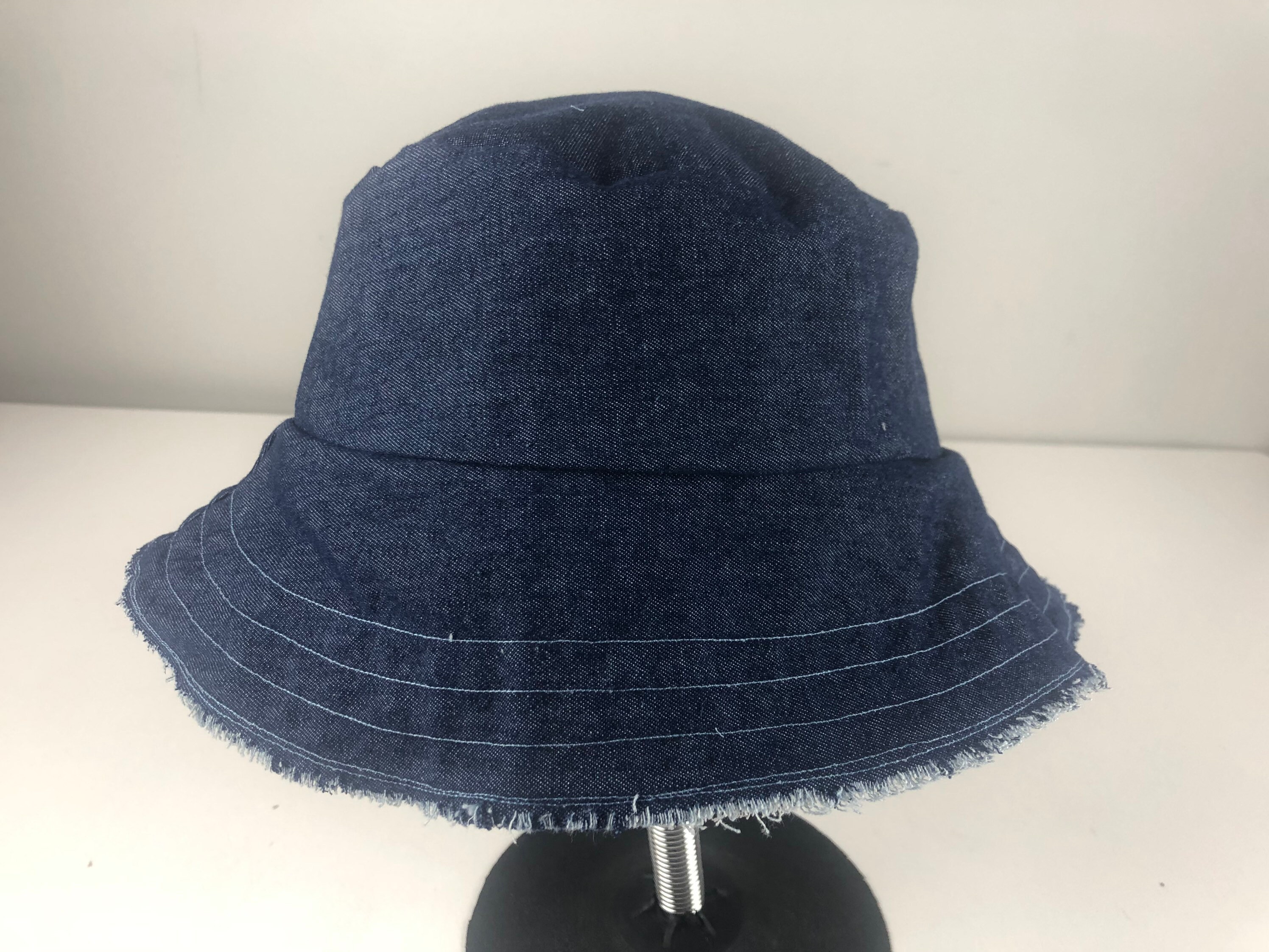 Frayed Heart Stretch Denim Reversible Bucket Hat EMBROIDERED HEART DENIM BUCKET HAT - Blue | ZARA United States main image 3