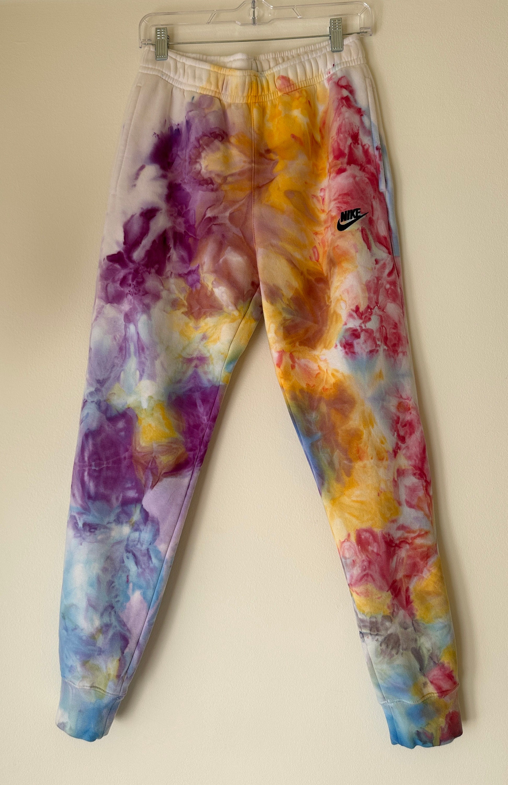 Nike tie dye sweatsuit hotsell