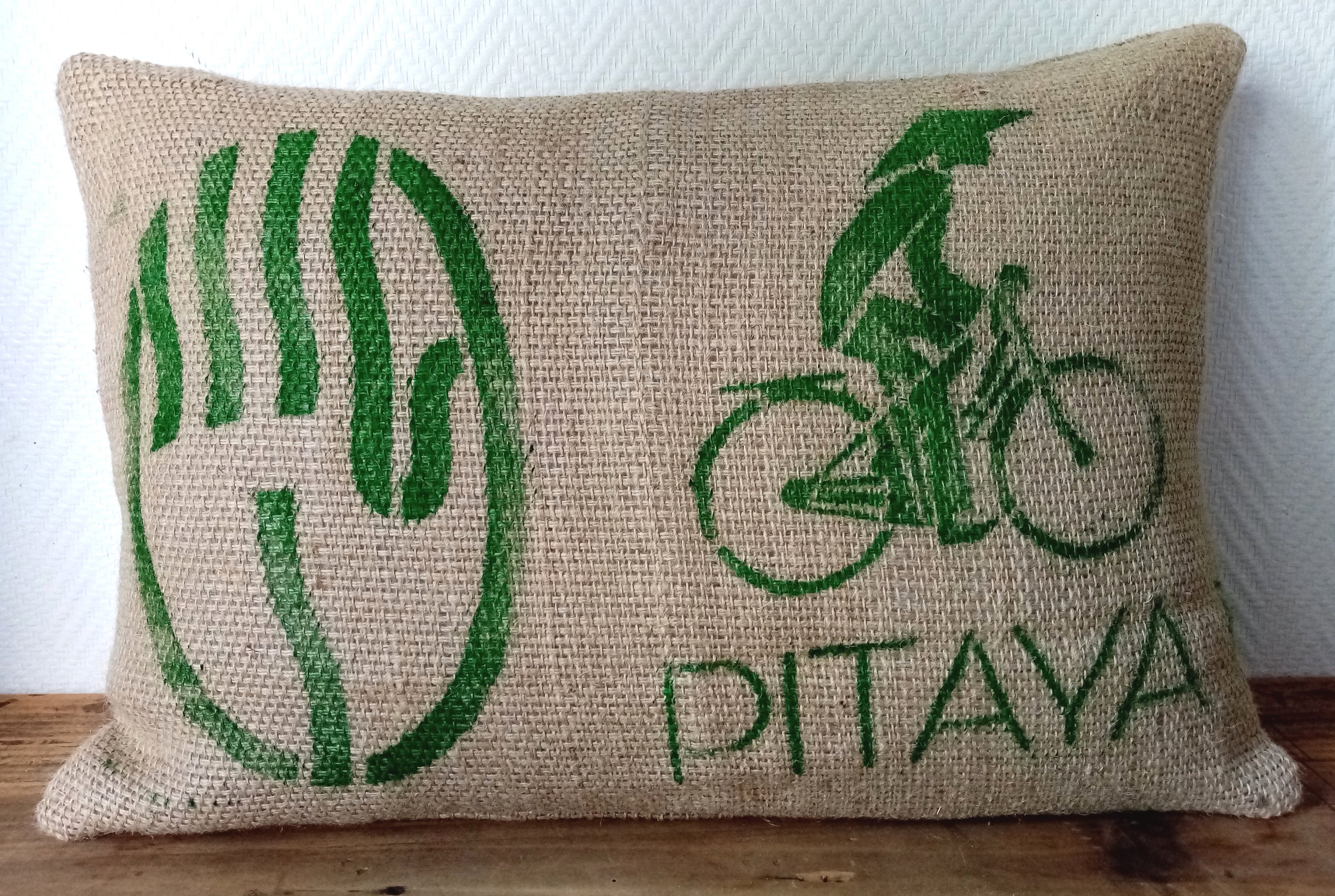 Housse de Coussin Pitaya en Toile Jute, Sac à Café Recyclé Du Vietnam, 40x60cm