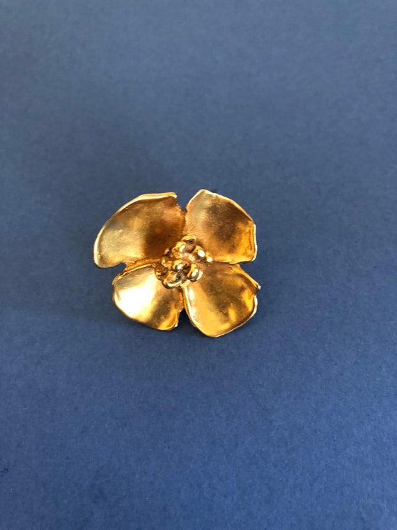 Vintage Matte Gold Flower Brooch