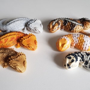 Sleepy Bearded Dragon or Gecko Figurines - Beautifully Detailed - 6 Styles Available - Approx 6cm Long - Free UK Postage and Dispatch