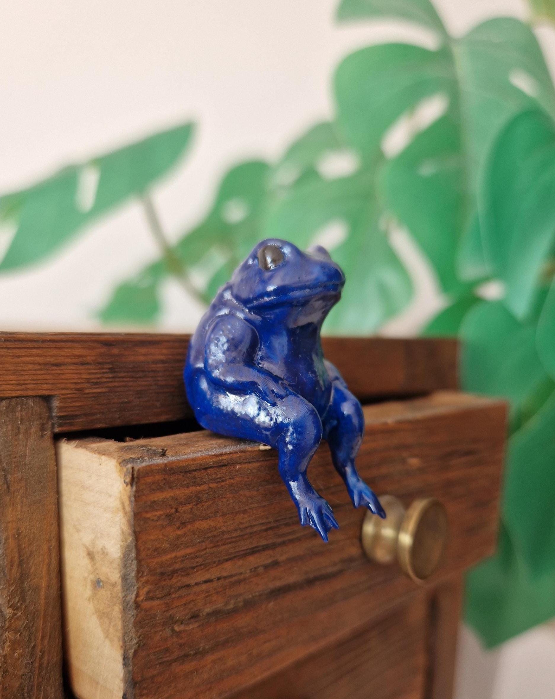 虹色のカエルのミニチュア棚飾りフィギュア - 手描きのカラフルな
