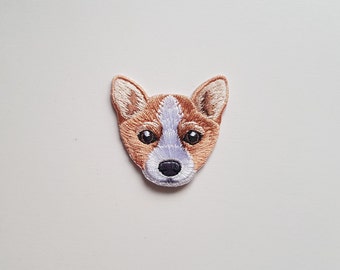 Embroidered Dog Patch - Corgi - 4.5cm x 4.5cm - Iron-on or Sew-on - UK Dispatch + FREE UK Postage