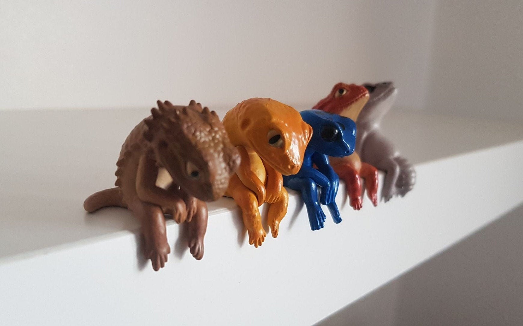 Japanese Sitting Lizard/Frog/Gecko Gashapon Toys - Beautifully Detail…