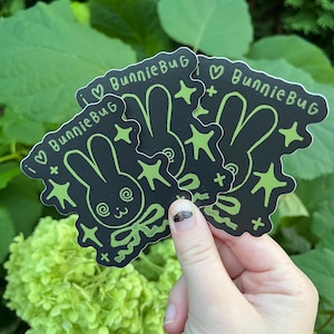 ULTIMATE BUNNIEBUG FAN - autocollant vinyle | imperméable résistant aux intempéries | gothique éthéré fantaisiste fantastique