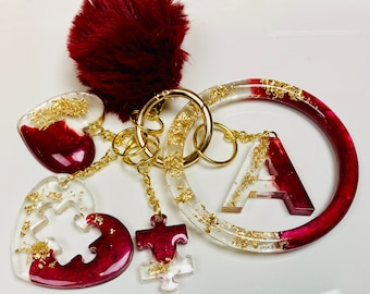 Ensemble de bracelet porte-clés initial en résine personnalisé Bourgogne et flocons d’or | Porte-clés personnalisé