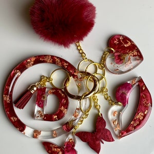 Roses & Flakes Personalized Resin Initial Keychain Bracelet Set |Custom Keychain Holder