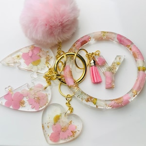 Pink & White Dried Floral Resin Initial Keychain Bracelet Letter Keychain Bangle Set