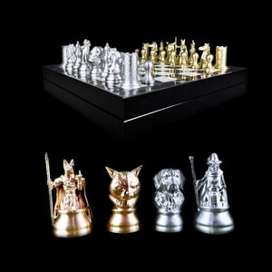 Unique Cat Versus Dog Chess Set with Chessboard - Personalized Pet Chess Game for Animal Lovers