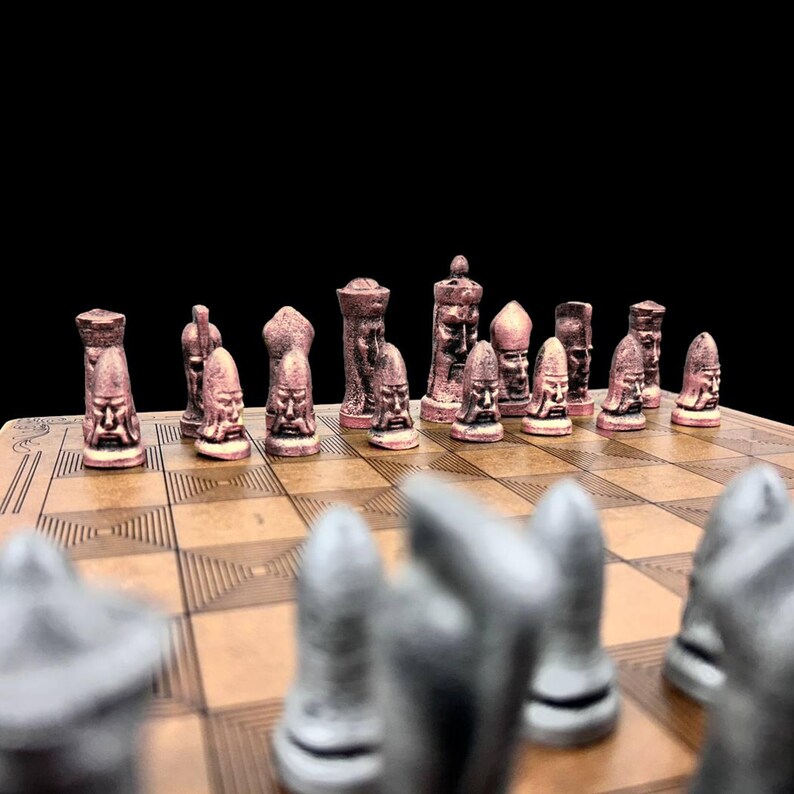 Jeu d'échecs VIP en métal avec échiquier Jeu de société à figures gothiques Échiquier personnalisé Bronze Argent image 9