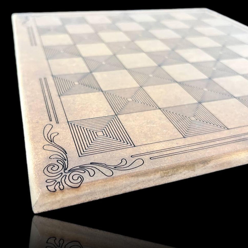 Jeu d'échecs VIP en métal avec échiquier Jeu de société à figures gothiques Échiquier personnalisé Bronze Argent Only Chessboard