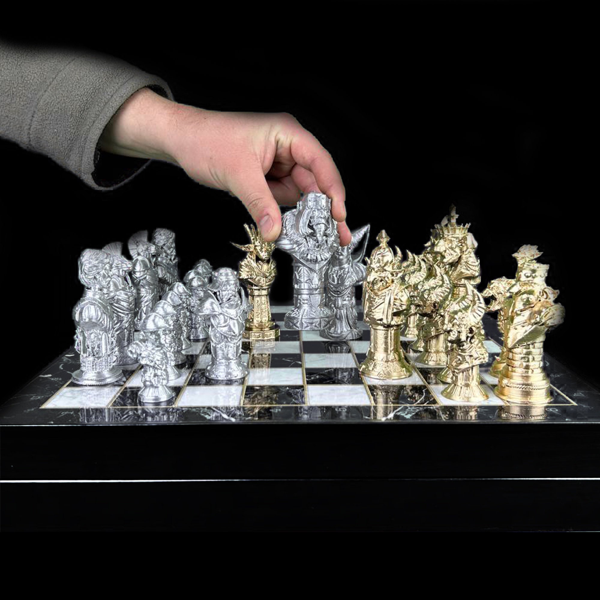 Conjunto de Xadrez - Humanos e Goblins - 16 peças • Loja Torre do Mago