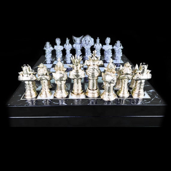 Conjunto de Xadrez - Humanos e Goblins - 16 peças • Loja Torre do Mago