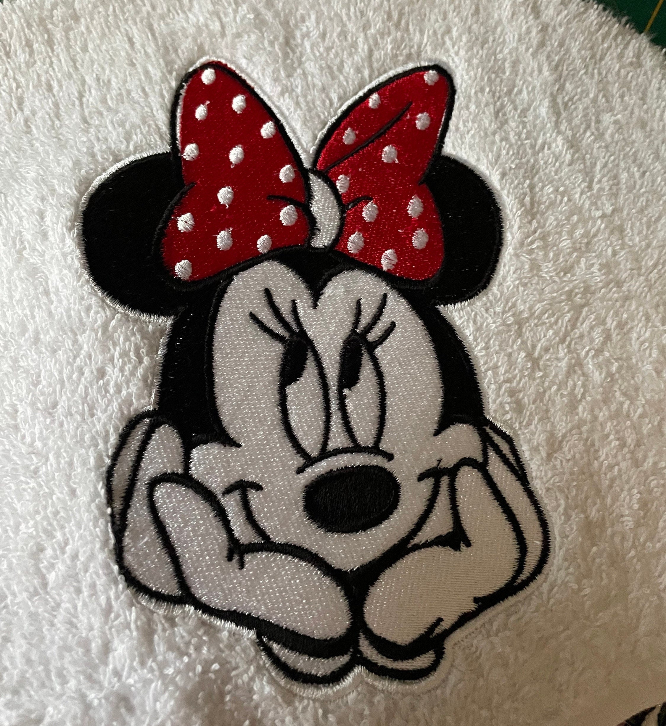 ミニーマウス 刺繍画 縫い絵 一枚限定生産 ミニーマウス 刺繍画 縫い絵 一枚限定生産
