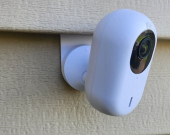 Ubiquiti G3 G4 Instant vinyl siding mount. Mount your camera without drilling holes in your home!
