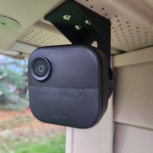 Blink Outdoor V4 Under Eave Mount