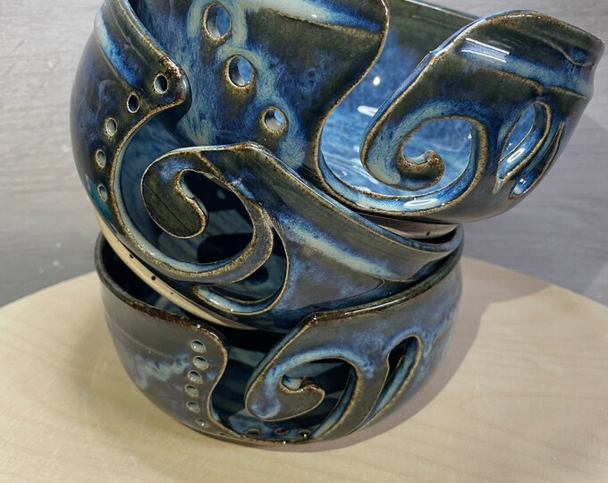 Ceramic Yarn Bowl, Sheep Shape Handmade Craft Knitting Bowl, Yarn Storage Bowl With Holes, 6.7x4
