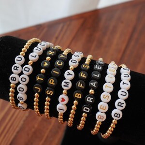 Pulsera de cuentas de oro personalizada
