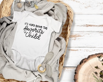 Es difícil ser el niño favorito, mono, camiseta divertida para niños, regalo para hijos, conjuntos para niños, camiseta para niños como idea de regalo de cumpleaños