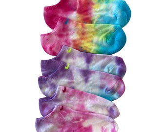 Tie dye nike dri fit ankle/no-show socks in rainbow, purple, pink, blue, green, women socks sizes sizes 6-10 medium cotton tie-dye  sock