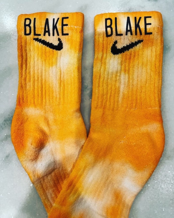 yellow nike crew socks