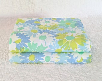 Vintage Pequot No Iron Percale Blue, Green, and White Daisy Sheets, Full/Double Flat Sheets, Floral Sheets