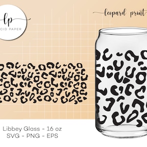 Puede incluir: Un vaso de vidrio transparente Libbey de 473 ml con un diseño de estampado de leopardo negro. El texto "leopard print" está escrito encima del vaso. El texto "Libbey Glass - 16 oz" y "SVG - PNG - EPS" está escrito debajo del vaso.