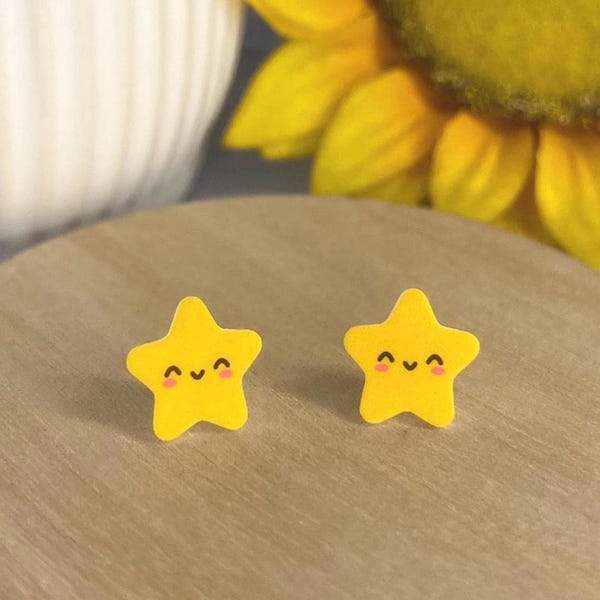 Pendientes de estrella sonriente, de plástico termoencogible muy bonitos.