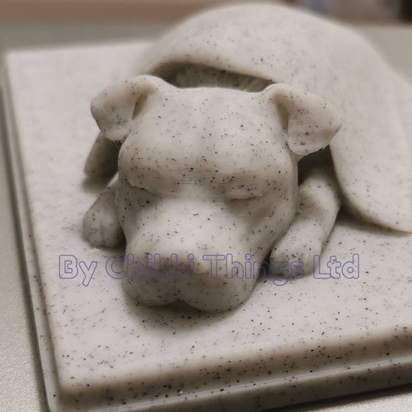 Forever Cherished, Staffordshire Bull Terrier Memorial Urn Box, sierlijke slapende hondenurn, stijlvolle hondenurn.
