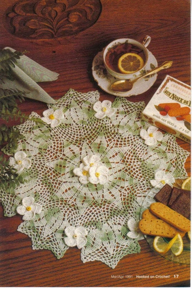 STUNNING Vintage Crochet Pineapples and Flowers Doily Pattern Round Doily Centrepiece Vintage Thread Crochet Pdf Instant Download image 1