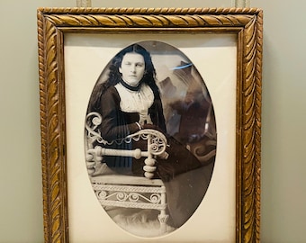 Antique framed photo Cartes de Visite/cabinet card Victorian brunette woman with long hair worn loose. Bubble glass frame. early 1900's