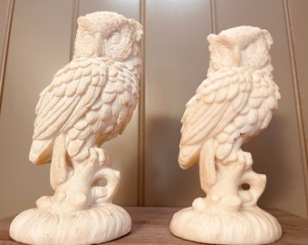 Vintage pair of alabaster owls. Made in Italy. Woodland animals. Cottagecore. 1970's figurines paperweights