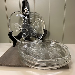 VintageSet Of 4 Hazel Atlas clear glass apple blossom snack plates etched 1970’s apple shaped dishes