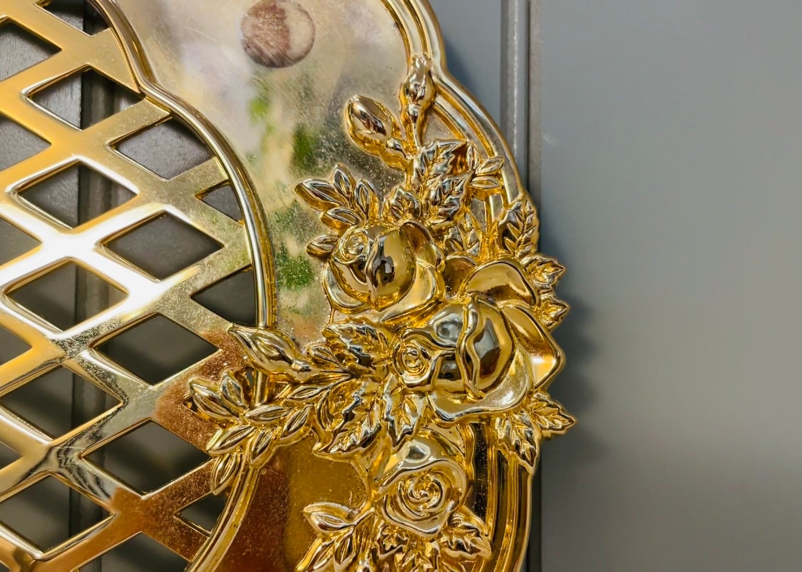 ◆フランスアンティーク｜真鍮ゴールドトレイ草花ボタニカルカルトン小皿彫刻金 Vintage 1980's Gold Royal Doulton Old Country Roses Trivet Gold