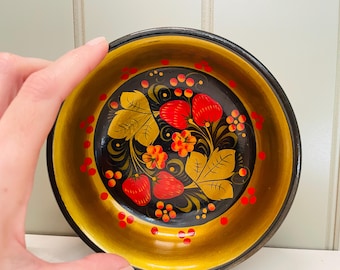 Vintage black/multicolor Russian floral and strawberries hand painted lacquerware decorative bowl. Original sticker. boho cottage folk art