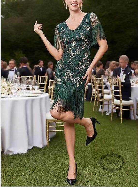 slim fit dress slacks Zapaka Women Dark Green Sequined 1920s Plus Size Flapper Dress with 20s Accessories Set, Dark Green / 4XL main image 0