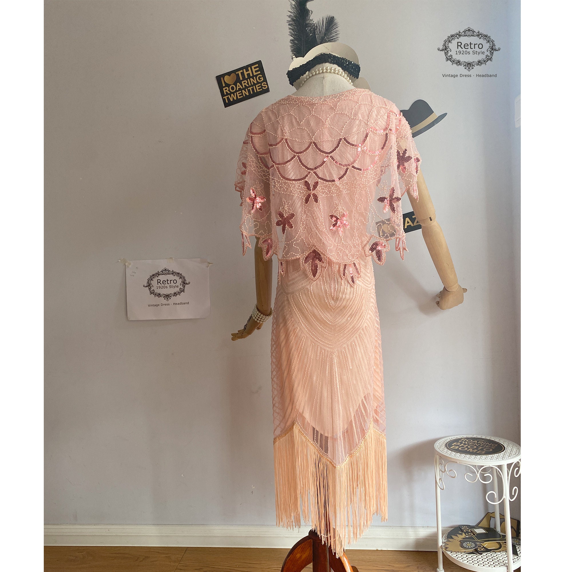 Pink Plus Size 1920s Women's Gatsby Costume Flapper Dresses Fringed Dress Sequins beaded Embroidered Wedding Gown & Sequin Capelet