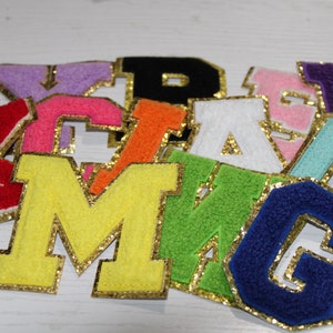 Patches de letras para passar em Chenille para roupas; Patches de letras de 3 polegadas com acabamento em ouro, bordados de alfabeto para passar na moda