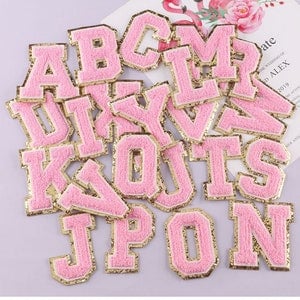Parches de letras de chenilla de 2 pulgadas para ropa; parches de letras con adornos dorados, bordados de alfabeto termoadhesivos de moda. Letras de chenilla